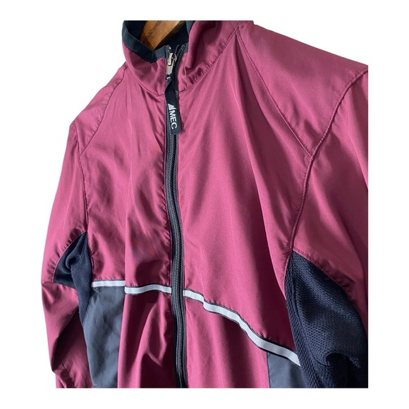 MEC Vintage 90’s Lightweight Maroon Cycling Windbreaker Jacket size small - Picture 3 of 8